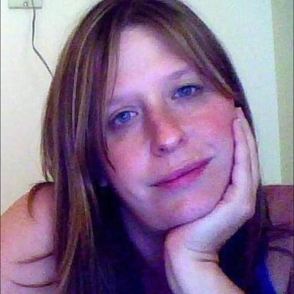 Meet your Posher, Stephanie - Picture 1 of 1